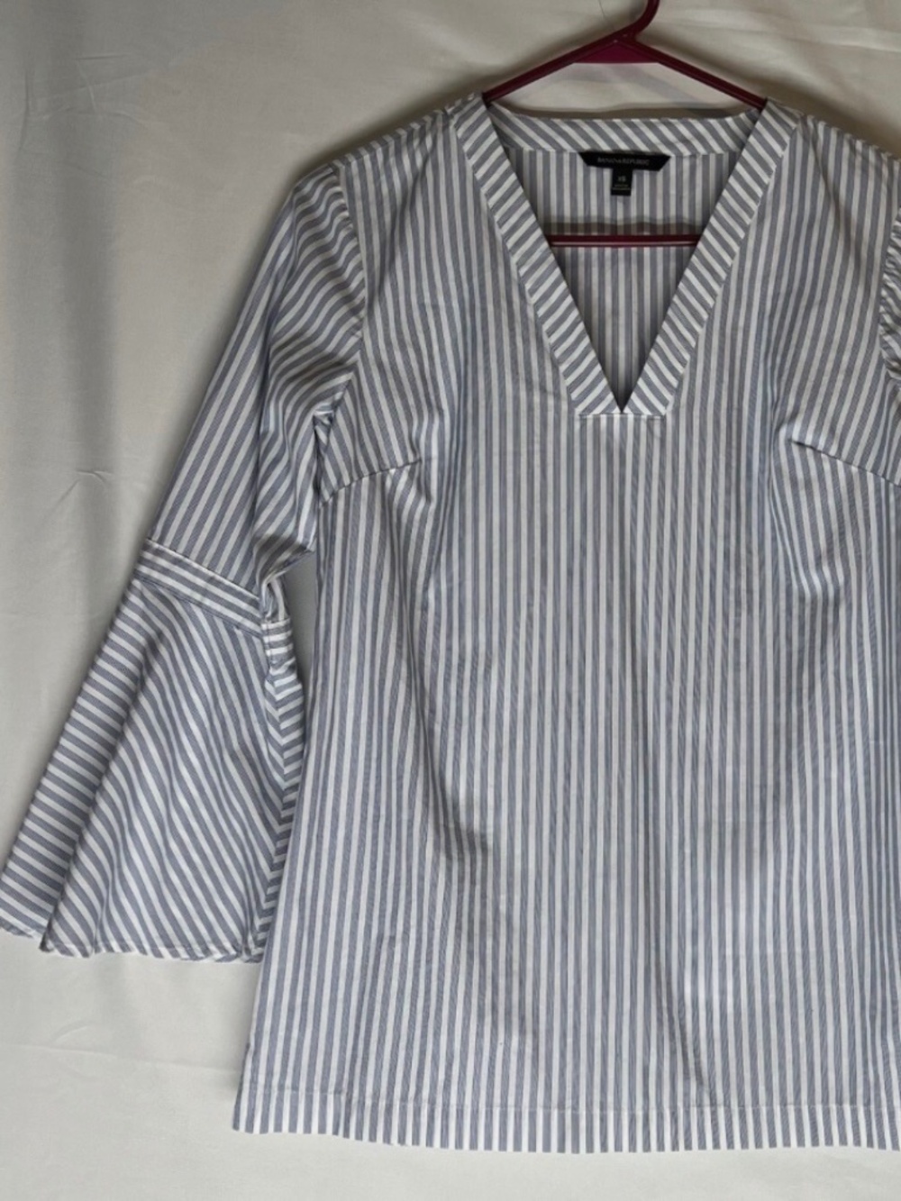 Banana Republic Striped V-Neck Fluted Bell Sleeve Top Blue White Cotton size M